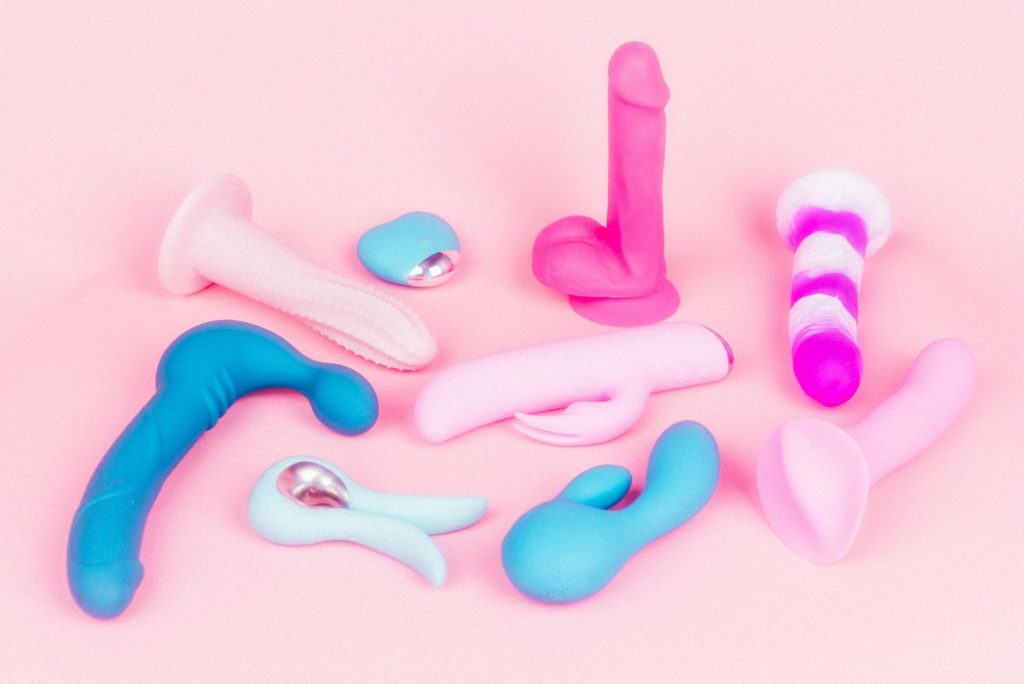 Dildo vs Vibrador: Qual é a diferença?